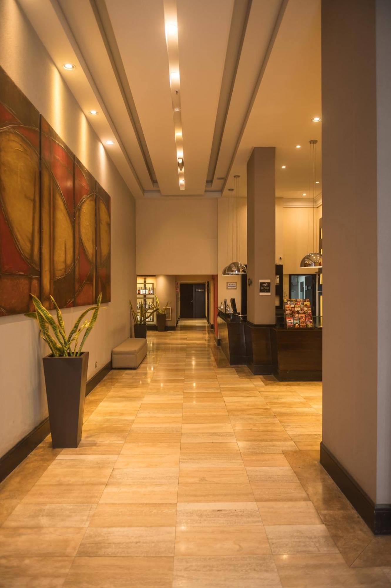 Premium Tower Suites Mendoza Luaran gambar