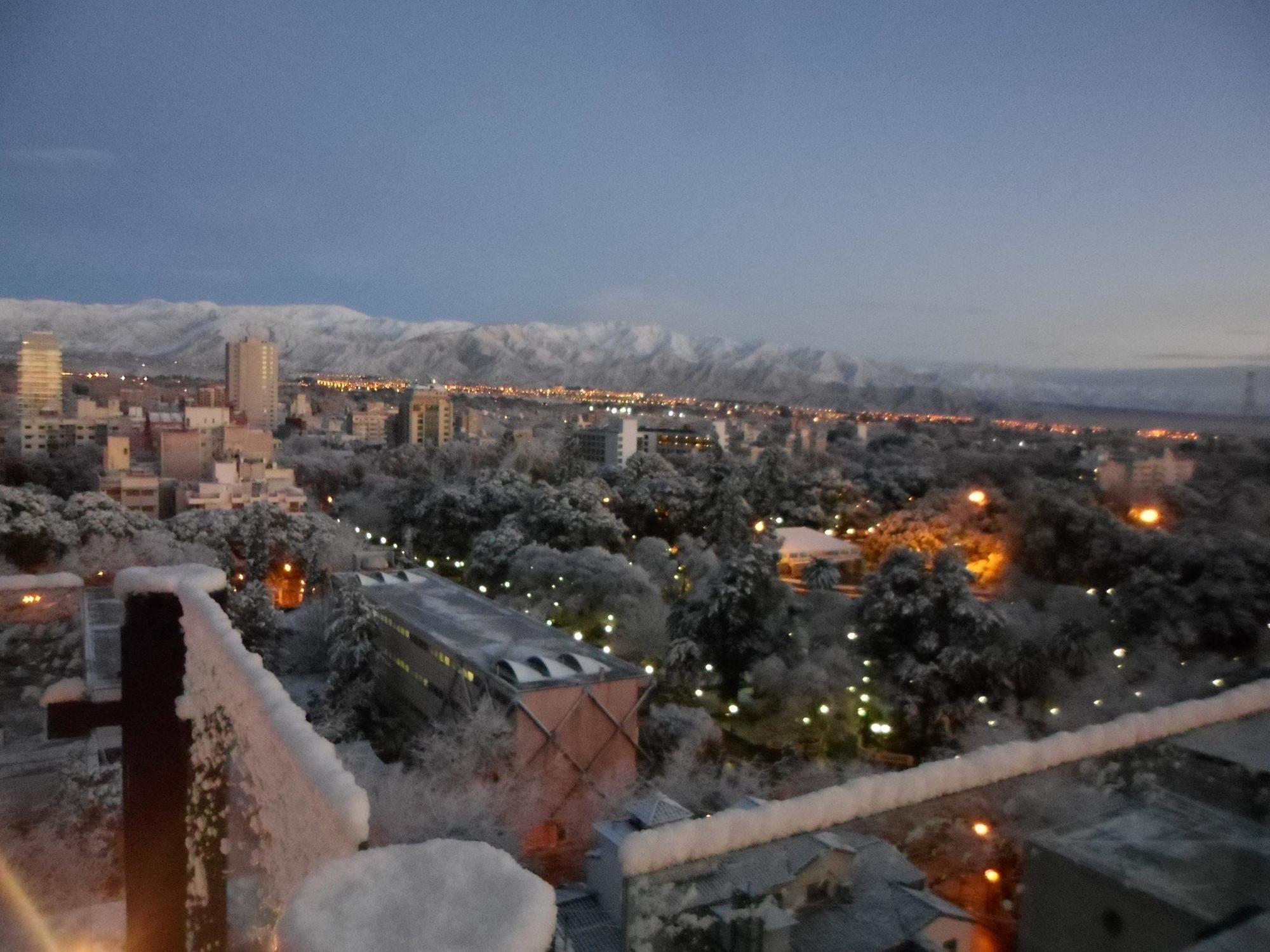 Premium Tower Suites Mendoza Luaran gambar