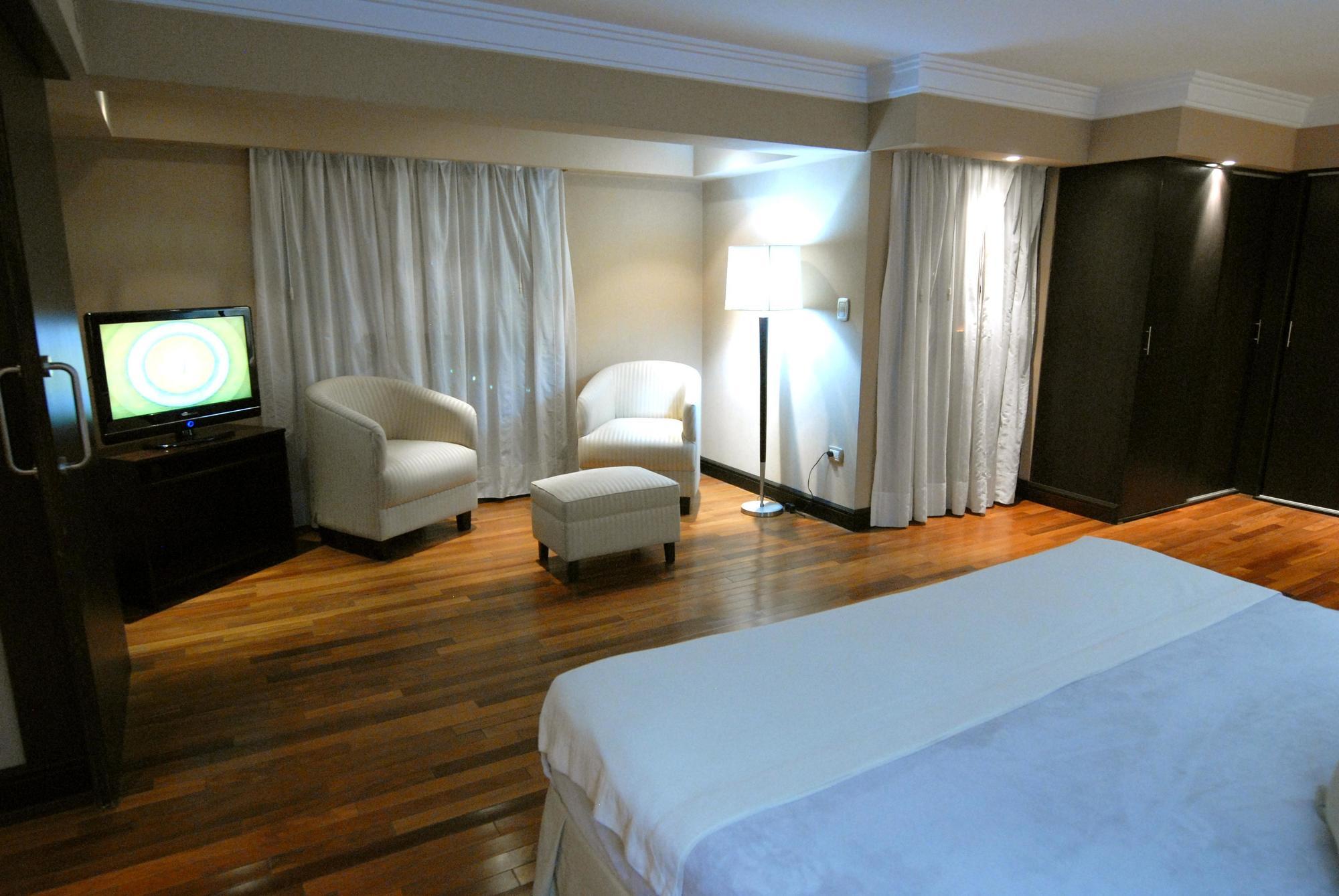 Premium Tower Suites Mendoza Luaran gambar