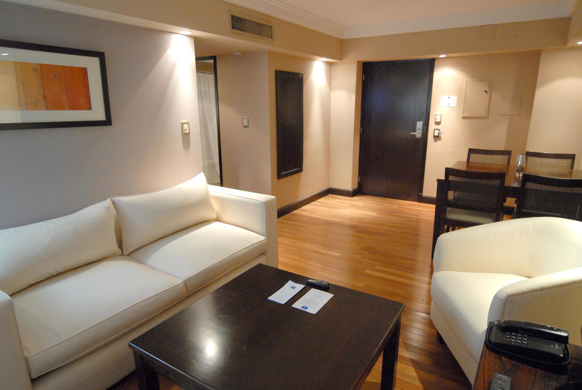 Premium Tower Suites Mendoza Luaran gambar