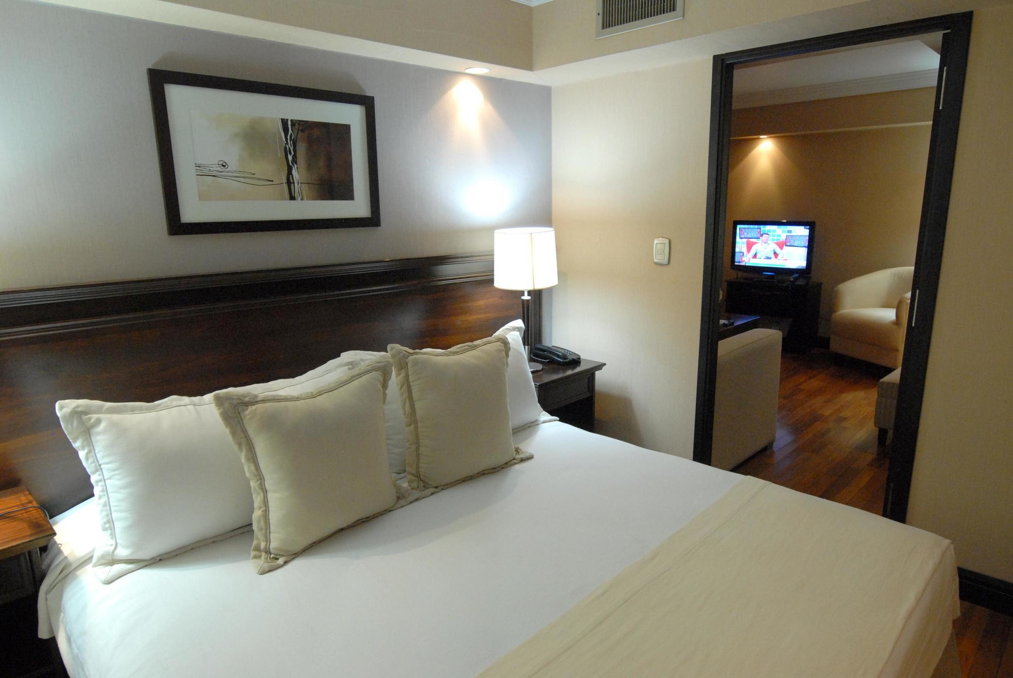 Premium Tower Suites Mendoza Luaran gambar